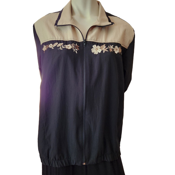 Blair Windbreaker Jacket Black/Tan Embroidered Flowers - Picture 3 of 11